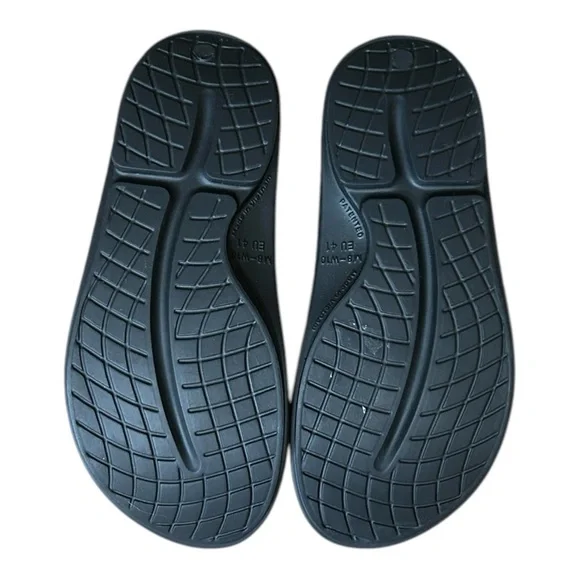 OOFOS Black w/ White Ooahh Unisex Sport Slip On Slide Sandal sz Men 8 - Women 10 - Picture 5 of 9